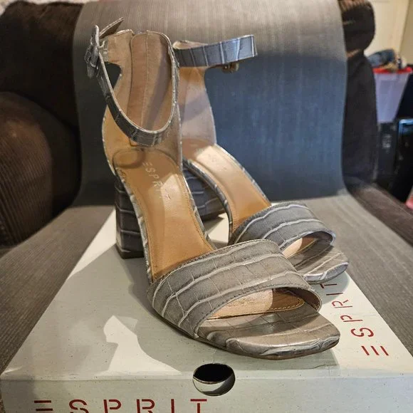Esprit Baylee grey croc-embossed strappy sandals 8.5M - Picture 2 of 4